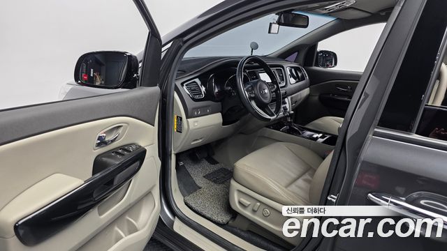 Kia Canival 2018 — photo 13