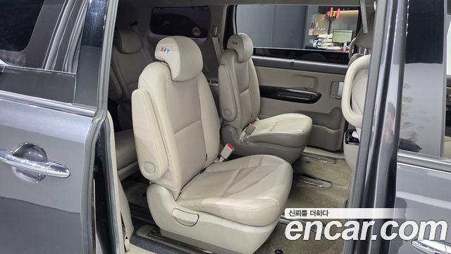 Kia Canival 2018 — photo 18