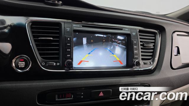 Kia Canival 2018 — photo 21