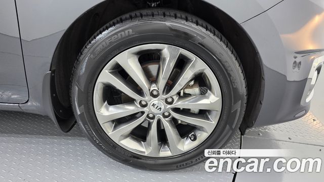 Kia Canival 2018 — photo 7