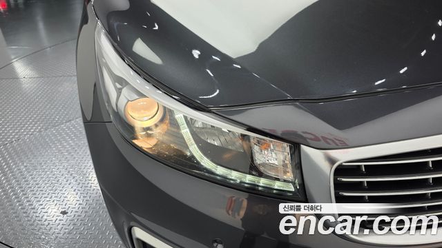 Kia Canival 2018 — photo 8