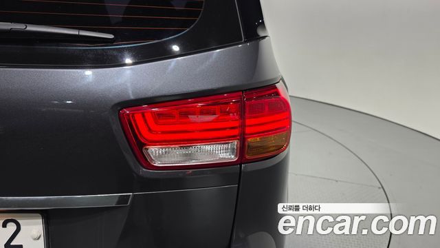 Kia Canival 2018 — photo 9