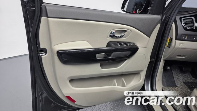 Kia Canival 2018 — photo 14