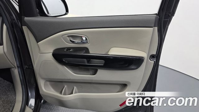 Kia Canival 2018 — photo 15