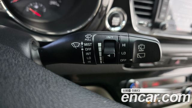 Kia Canival 2018 — photo 28