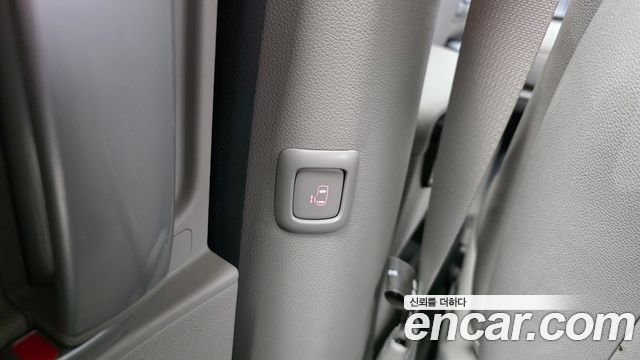 Kia Canival 2018 — photo 30
