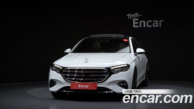 Mercedes-Benz E-Class 2024 — photo 3