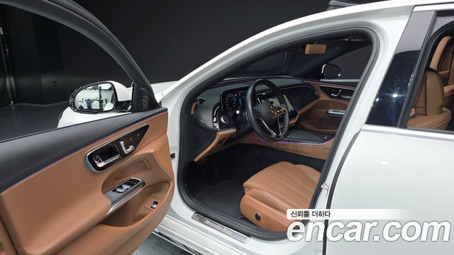 Mercedes-Benz E-Class 2024 — photo 13