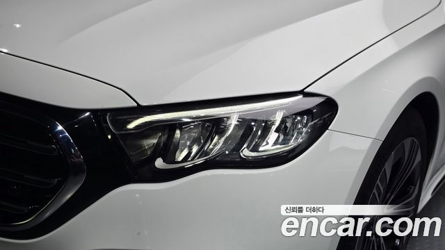 Mercedes-Benz E-Class 2024 — photo 8
