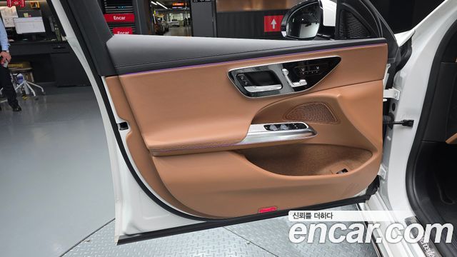 Mercedes-Benz E-Class 2024 — photo 14