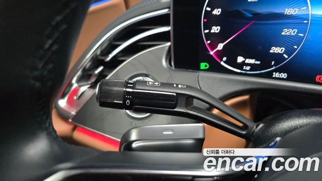 Mercedes-Benz E-Class 2024 — photo 28