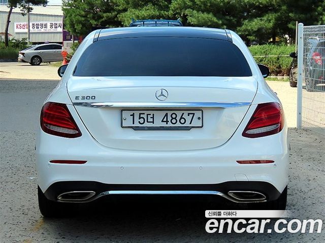Mercedes-Benz E-Class 2019 — photo 4