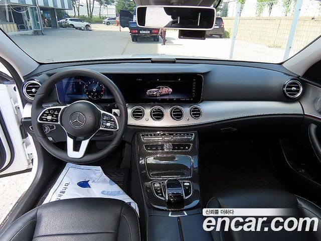 Mercedes-Benz E-Class 2019 — photo 7