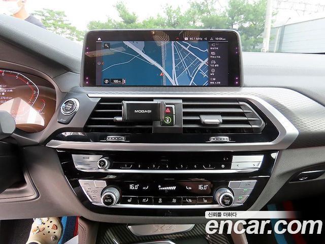BMW X4 2020 — photo 13