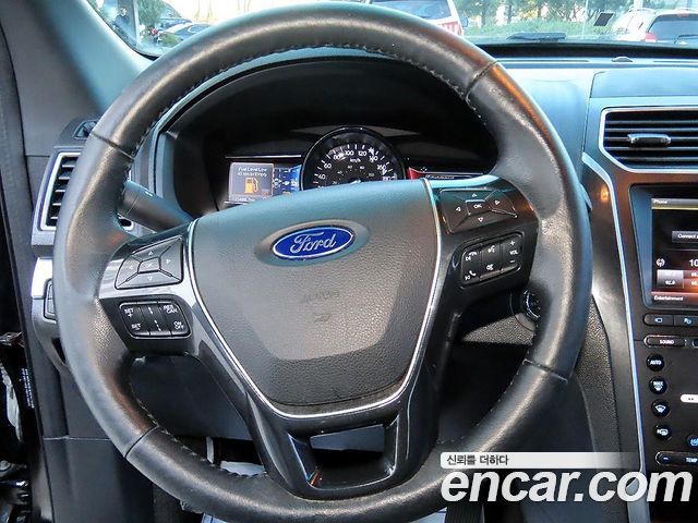 Ford Explorer 2016 — photo 8