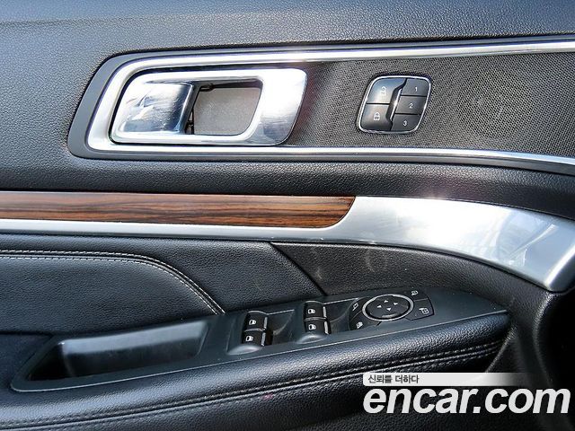 Ford Explorer 2016 — photo 11