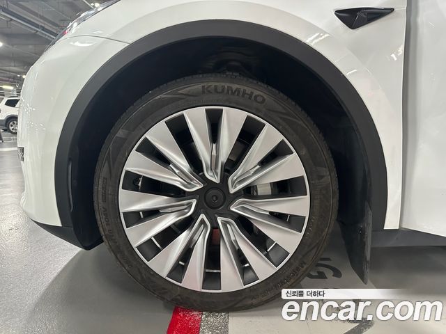 Tesla Model Y 2023 — photo 5