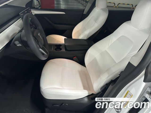 Tesla Model Y 2023 — photo 7