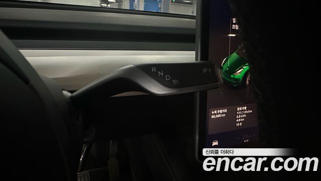 Tesla Model Y 2023 — photo 9
