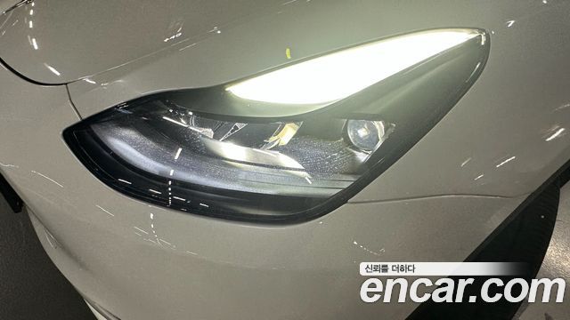 Tesla Model Y 2023 — photo 13