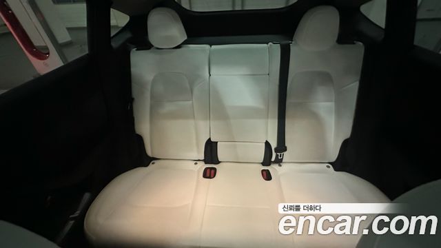 Tesla Model Y 2023 — photo 14