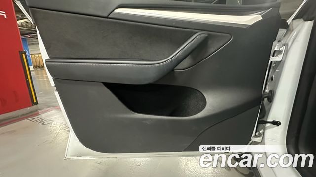 Tesla Model Y 2023 — photo 18