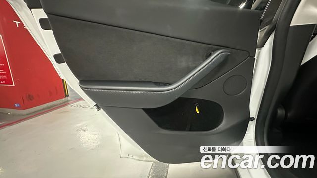Tesla Model Y 2023 — photo 20