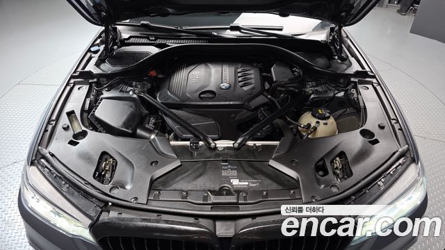 BMW 5-Series 2018 — photo 6
