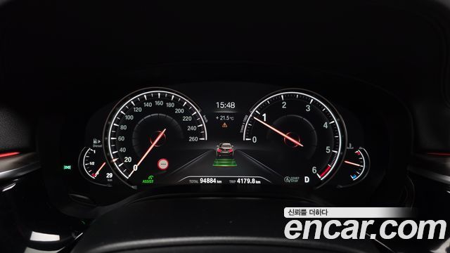 BMW 5-Series 2018 — photo 8