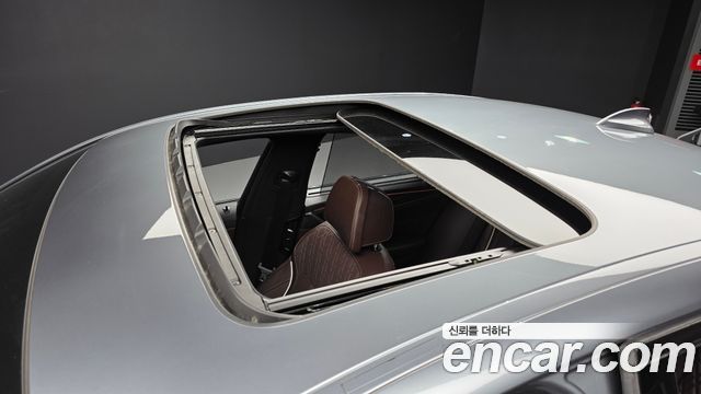 BMW 5-Series 2018 — photo 19