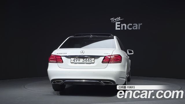 Mercedes-Benz E-Class 2014 — photo 4