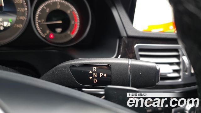 Mercedes-Benz E-Class 2014 — photo 9