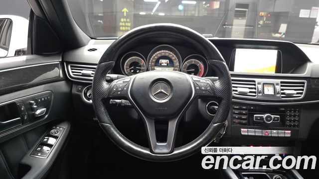 Mercedes-Benz E-Class 2014 — photo 13