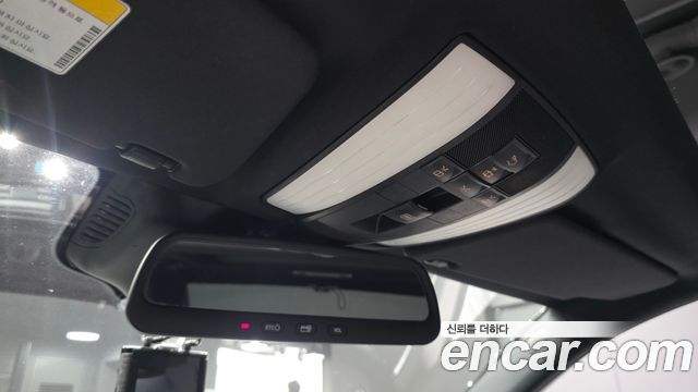 Mercedes-Benz E-Class 2014 — photo 19