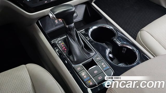 Kia Canival 2019 — photo 9