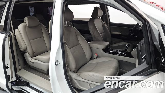 Kia Canival 2019 — photo 10