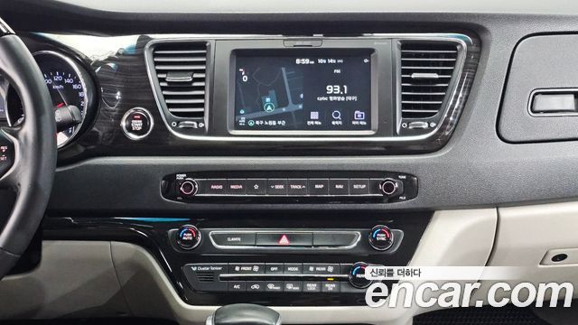 Kia Canival 2019 — photo 15
