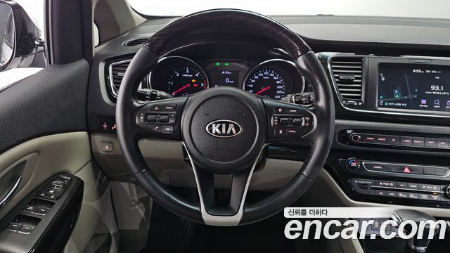 Kia Canival 2019 — photo 18