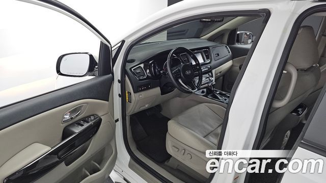 Kia Canival 2019 — photo 19
