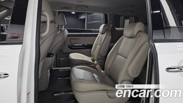 Kia Canival 2019 — photo 20