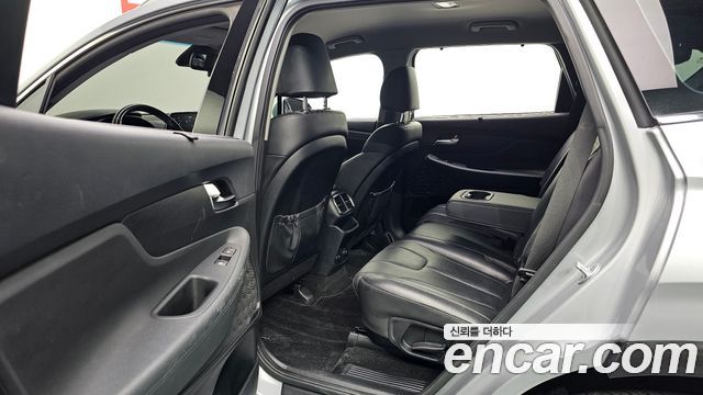 Hyundai Santafe 2019 — photo 11
