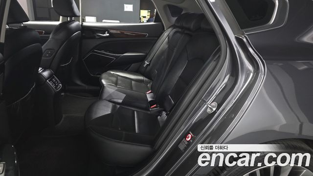 Kia K7 2017 — photo 18