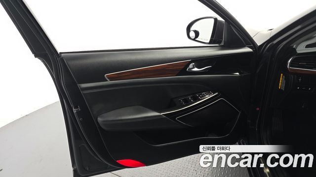 Kia K7 2017 — photo 14