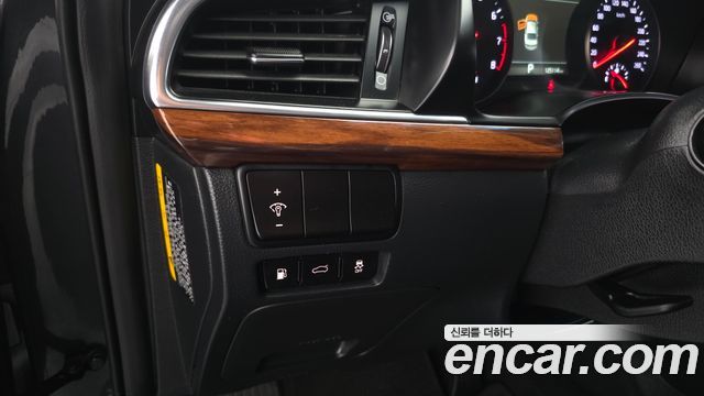 Kia K7 2017 — photo 30