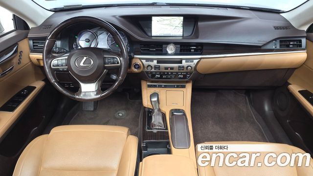 Lexus ES 2017 — photo 7