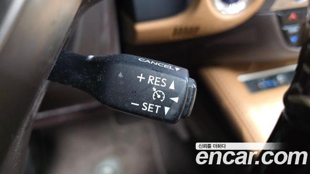 Lexus ES 2017 — photo 17