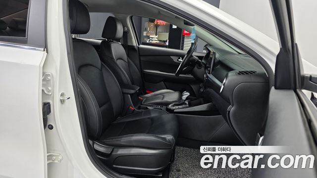 Kia K3 2022 — photo 17