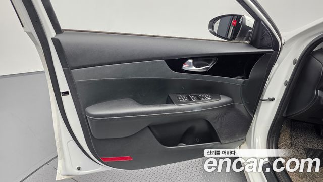 Kia K3 2022 — photo 14