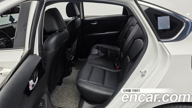 Kia K3 2022 — photo 16