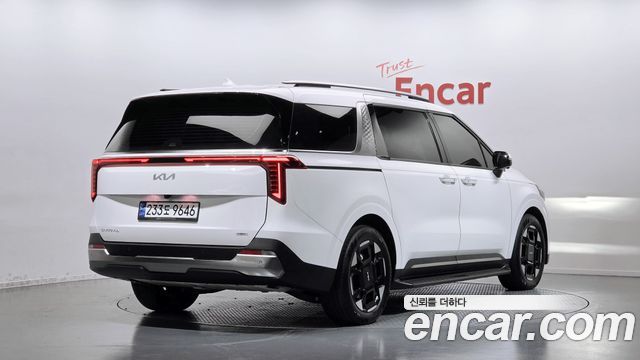 Kia Canival 2024 — photo 2
